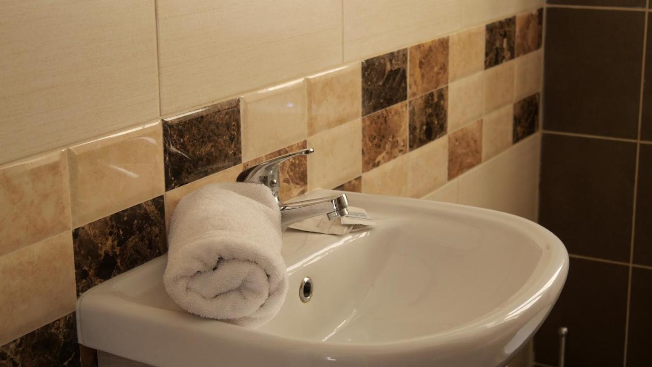Sunstone Boutique Guest House Buġibba Buitenkant foto