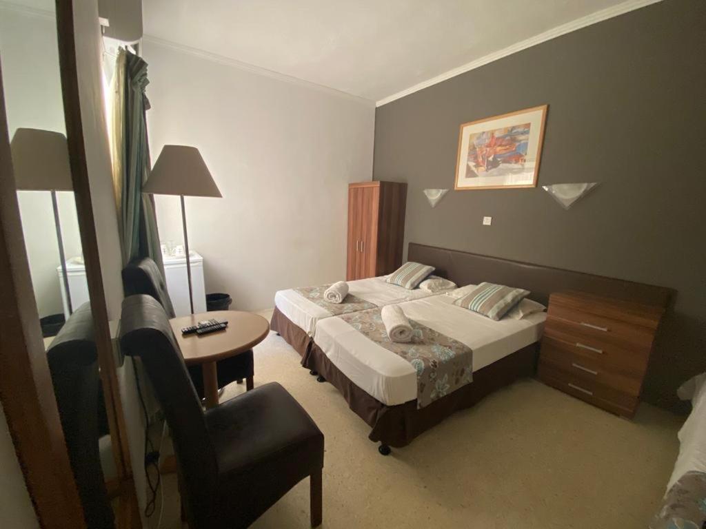 Sunstone Boutique Guest House Buġibba Buitenkant foto