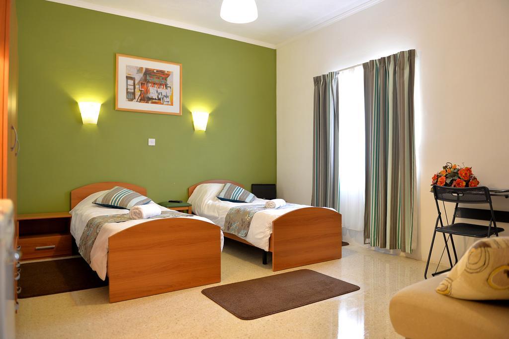 Sunstone Boutique Guest House Buġibba Buitenkant foto