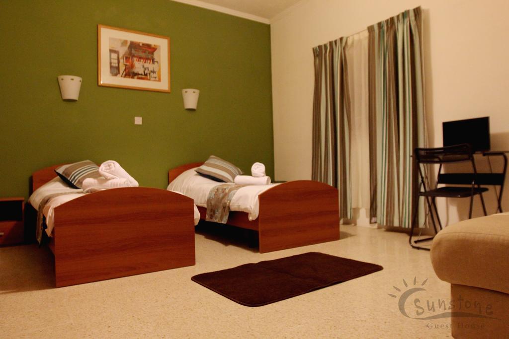 Sunstone Boutique Guest House Buġibba Kamer foto