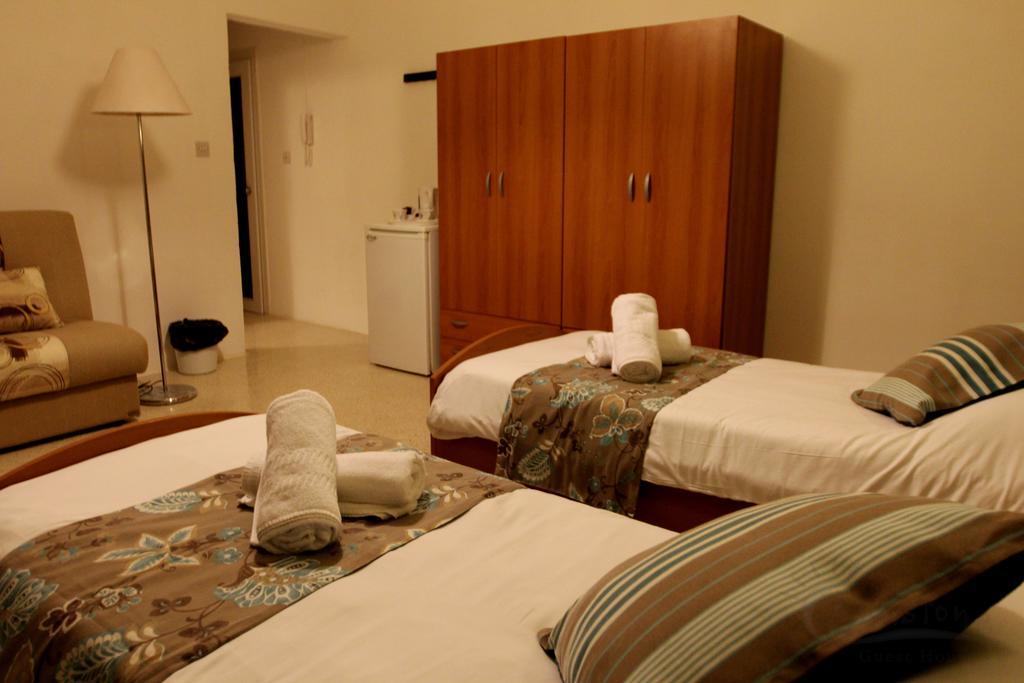 Sunstone Boutique Guest House Buġibba Kamer foto