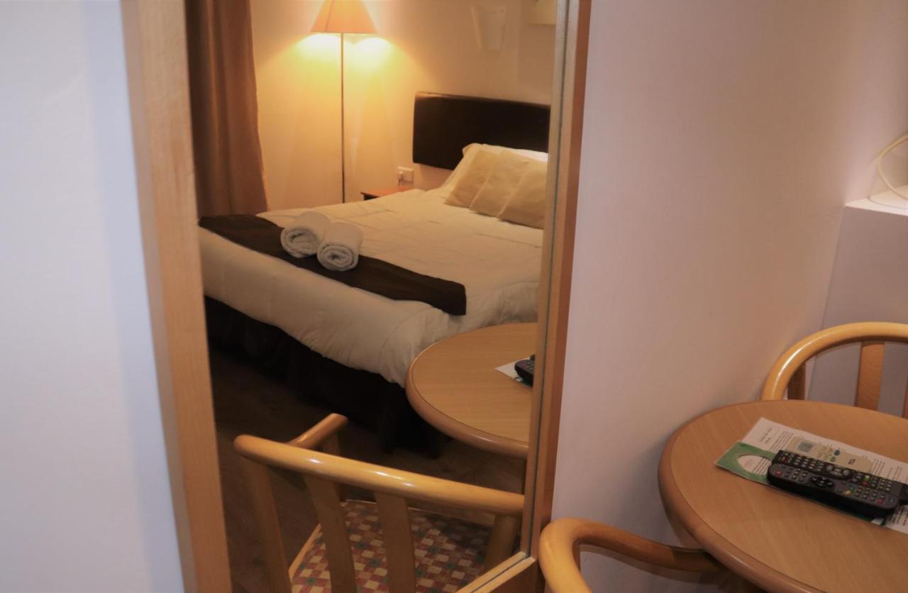 Sunstone Boutique Guest House Buġibba Buitenkant foto