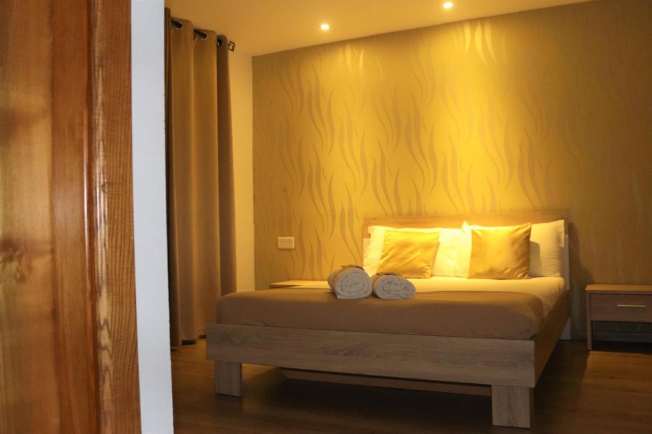 Sunstone Boutique Guest House Buġibba Buitenkant foto
