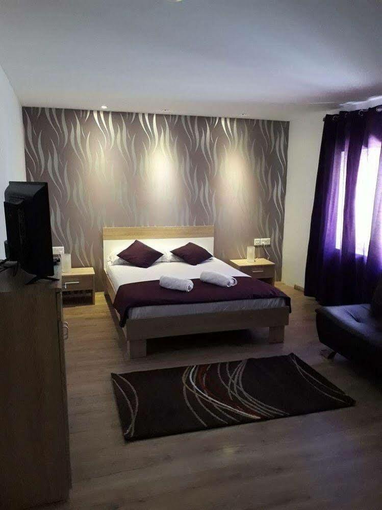 Sunstone Boutique Guest House Buġibba Buitenkant foto