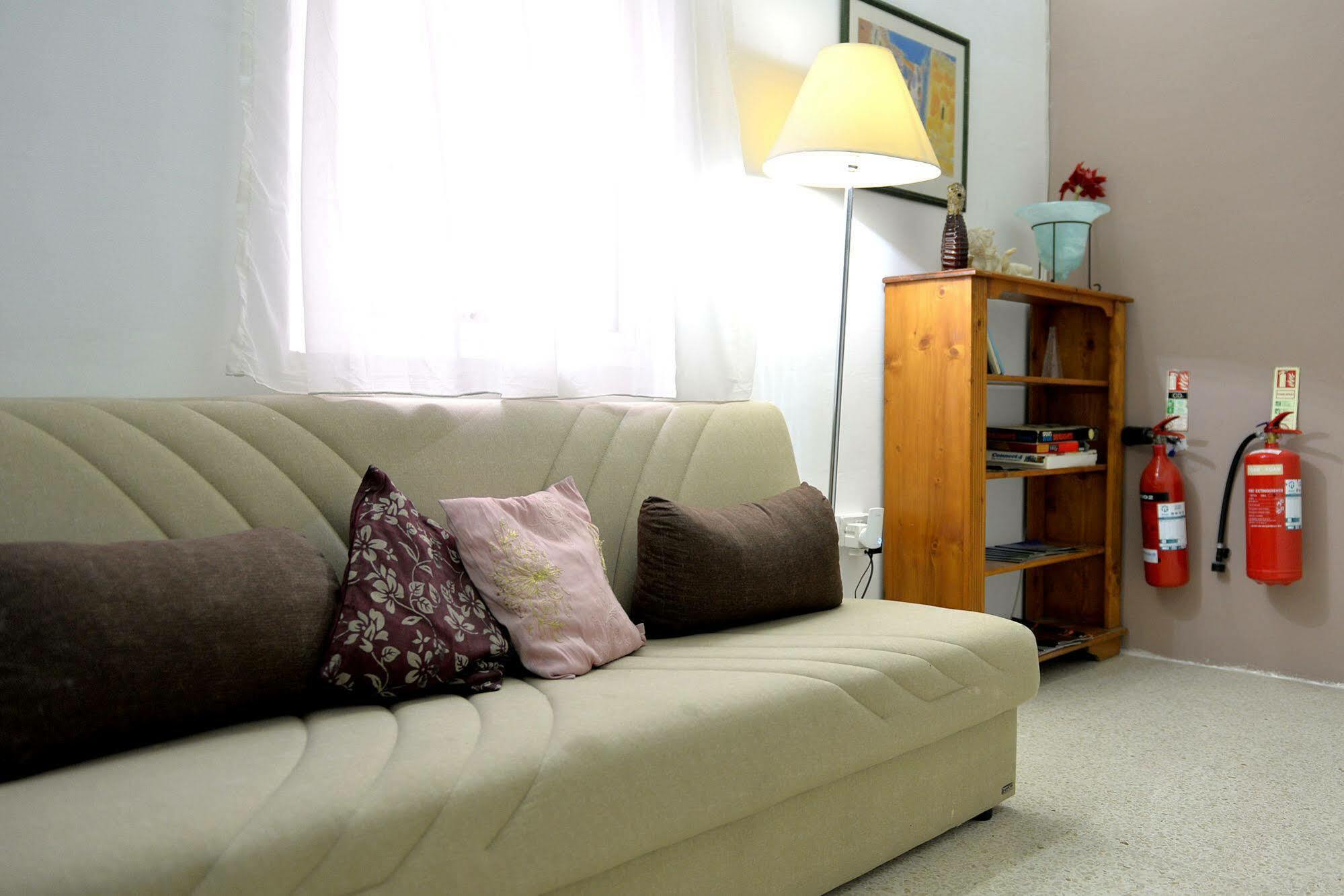 Sunstone Boutique Guest House Buġibba Buitenkant foto