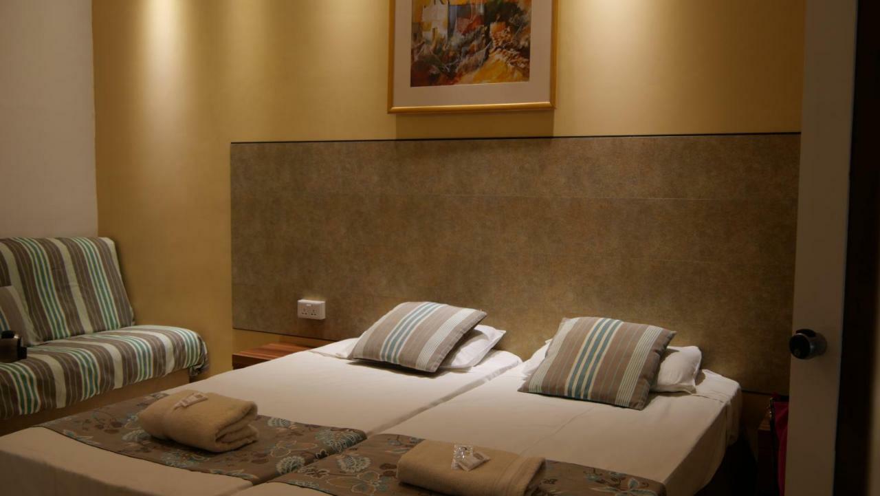 Sunstone Boutique Guest House Buġibba Buitenkant foto